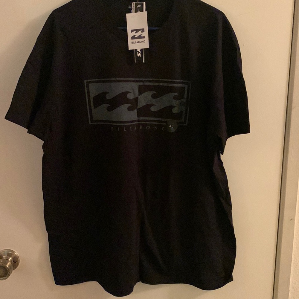 NWT Billabong t-shirt